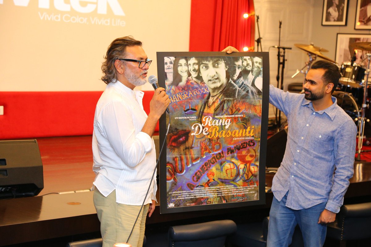 _PVRCinemas's tweet photo. Here are the highlights of the spectacular #PVRScreeningRoom session with the phenomenal @RakeyshOmMehra live from #PVRHome, #Ambience mall, Vasant Kunj showcasing the cult classic #RangDeBasanti. https://t.co/8T8XhkEbEA