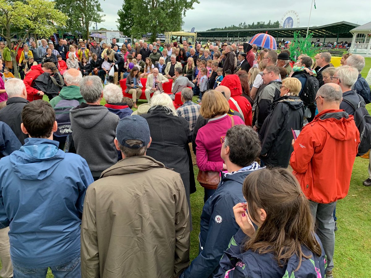 Shearaa's tweet photo. @BBCLookNorth live on BBC1 from the Great Yorkshire Show with @HarryGration @KeeleyDonovan and @Hudsonweather #bbcgys @greatyorkshow https://t.co/nM63ySADLU