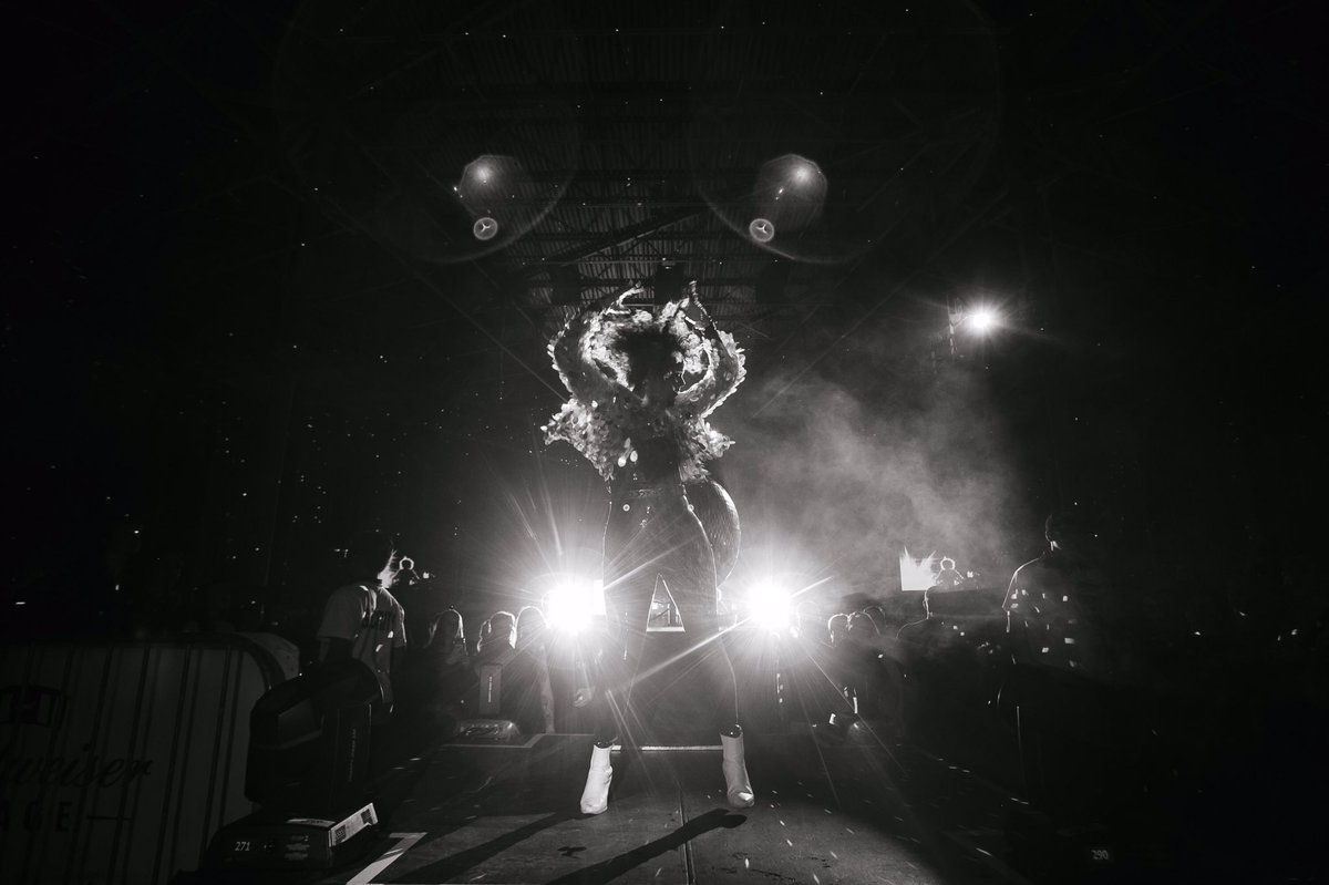 We turn the speakers up till they break. 📷: <a href="/thesupermaniak/">María José Govea</a>