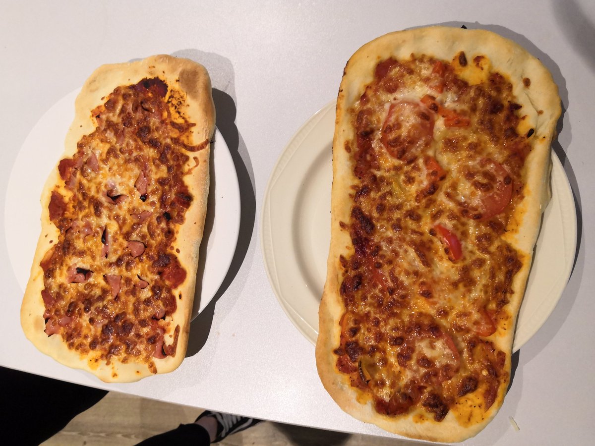 InspiraAliceJW's tweet photo. Homemade pizza tonight for 17, an incredible effort! #NCSLancashire https://t.co/juU2KM8hX2