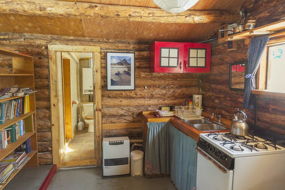 HolidayRoot's tweet image. The lovely #VacationCabin sleeps 4. Owner offers lodging for the vigorous adventurer or the traveler seeking a private hideaway to relax.
#HolidayRoot #Alaska #Travel #Stay #Vacation #Holiday #TuesdayMotivation #AlaskaCabin #Book

Inquire Today &amp;amp; Book! ☺ 
holidayroot.com/accommodation/…