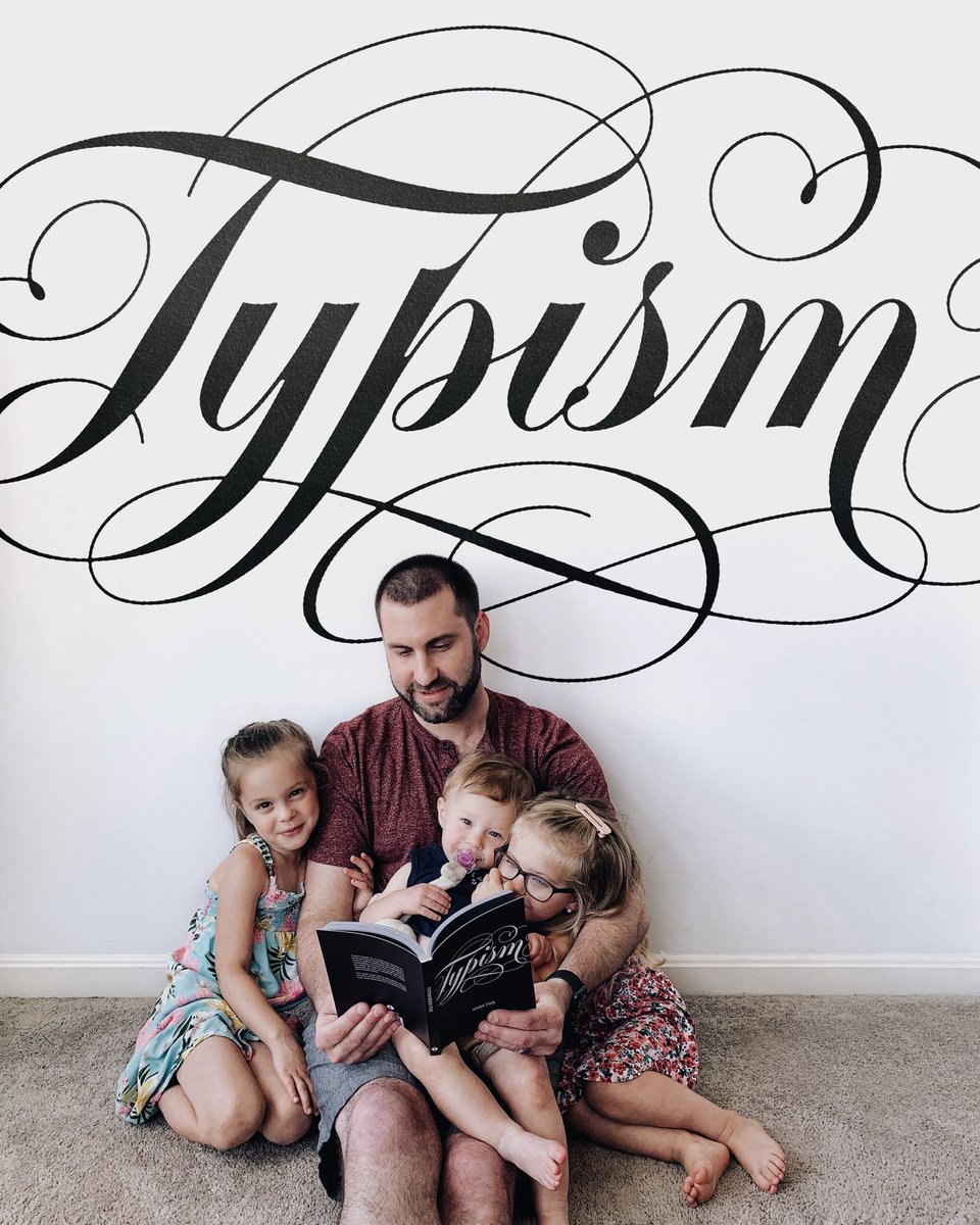 I had the pleasure of designing the ⁦<a href="/TypismCommunity/">Typism Lettering Community</a>⁩ book 5 title lettering this year, so here’s my super contrived #typismbookselfie with my lervely little gremlins.