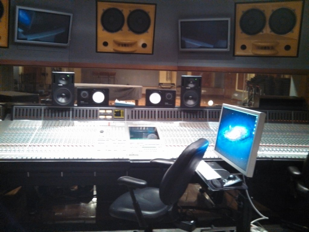 MoRobinBarry's tweet photo. A Visit to Criteria Studios—Walking into History https://t.co/xHI4k1podD https://t.co/7EwOyqxQPl