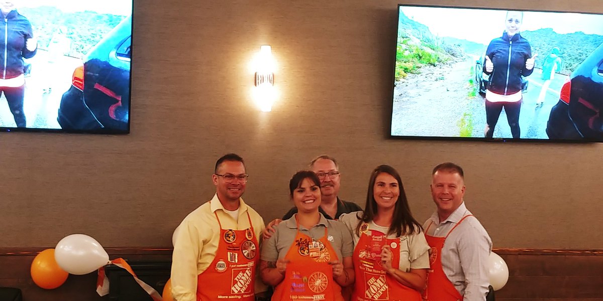 jamie_kempton's tweet photo. So proud to host the Angel Award for Kalyn with HDMS today! It's a rare award and the first I've seen in my 20 years servicing THD. Kalyn helped save a man who was in an accident on the edge of a cliff, she pulled him out while others watched. Brave lady!!!!! @THDJimBrown https://t.co/JuO6lA4SHE
