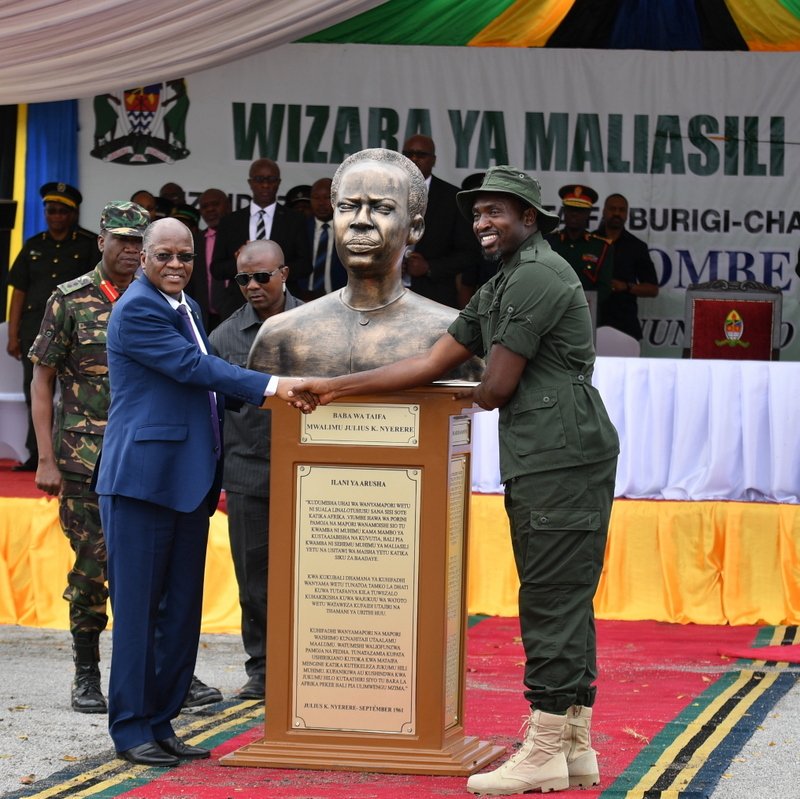 OleMtetezi's tweet image. Mh Waziri @HKigwangalla Hii Ni Sanamu Ya Nyerere Huyu huyu Baba Wa Taifa Tunayemjua Au Nyie Mna Nyerere Mwingine Huko Chato?