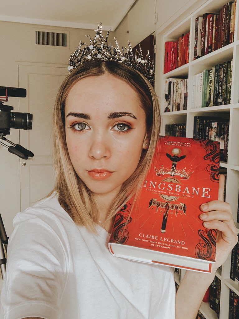 I woke up with a fever this morning, but I thankfully managed to film my TBR for the Book Junkie Trials yesterday! 🔥⚜️🌺 This list is INCREDIBLE!! @TheBookieTrials #TheBookJunkieTrials