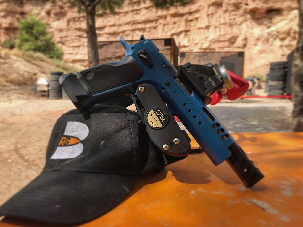 ivanespilez's tweet photo. Training day is over. Good feeling 💪.

#Tanfoglio #teamtanfoglio #rgbullets #gugaribascompany #gugaribas #reloadswiss #armeriaalberto #aralleida #armeriasistach #targetcustomparts #clubtirolimpiclleida

#ipsc #ipscshooting #ipscspain #practicalshooting #shooting #shooter https://t.co/rpbmFs5MIC