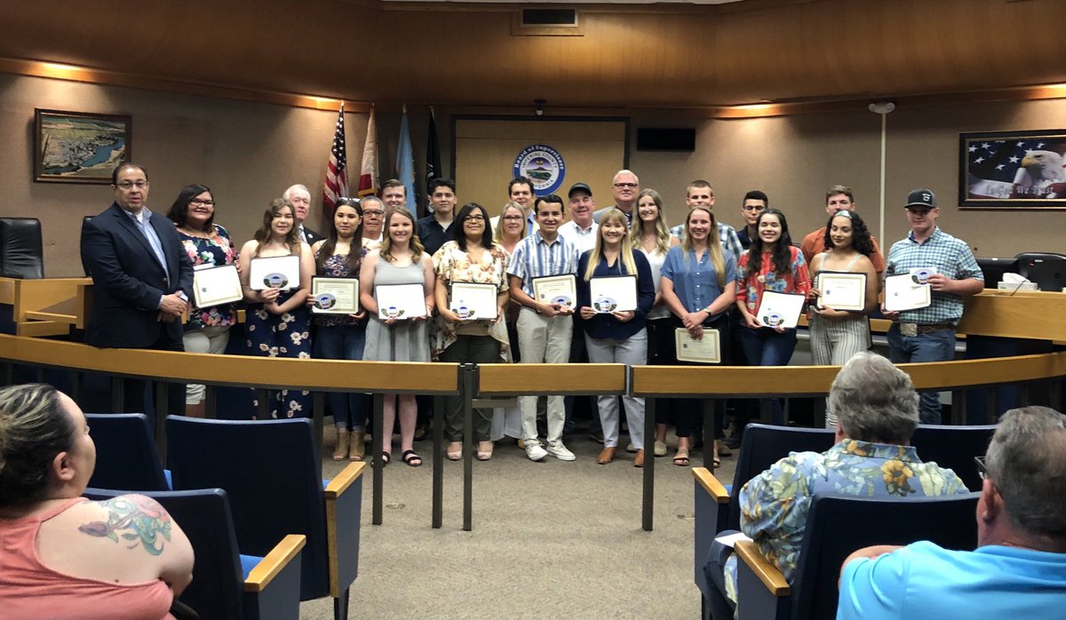 Congratulations  to these young men and women who were awarded the I.C. Ag Benefit Scholarship today.  All will be furthering their education in an Ag related field and hopefully returning back to Imperial County to continue our agricultural heritage. #ICDesertLove