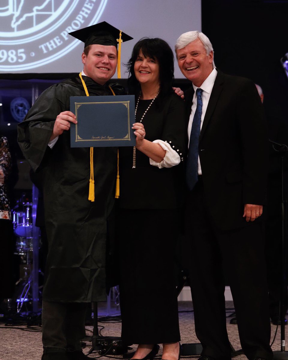 BlueRidgeBC's tweet photo. Graduation 2019 

#classof2019 #blueridge #biblecollege #ministry #pastor #youthpastor #worshipleader https://t.co/zoUDpmGoxO