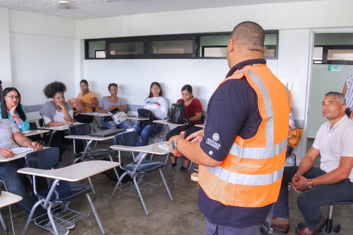 UnicaribeOnline's tweet photo. La Universidad del Caribe, con financiamiento de USAID/OFDA, sigue ejecutando acciones para fortalecer el Plan de Respuesta ante Emergencias. En esta ocasión, se procede a la capacitación a docentes y estudiantes, así como personal de apoyo y mantenimiento. #REDULAC/RRD https://t.co/96Qdpt26uf