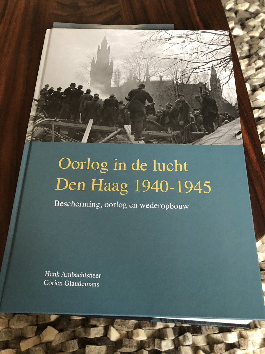 Gelukkig kunnen we nog genoeg van Henk lezen in zijn vele werken over Den Haag zoals zijn meest recente werk over de luchtoorlog boven onze stad die hij samen met <a href="/corien_glaud/">Corien Glaudemans</a> schreef.