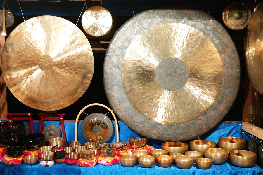 "El gong es un platillo viudo." Greguería - RGS  #Greguería #gong #plato #cafe #madrid