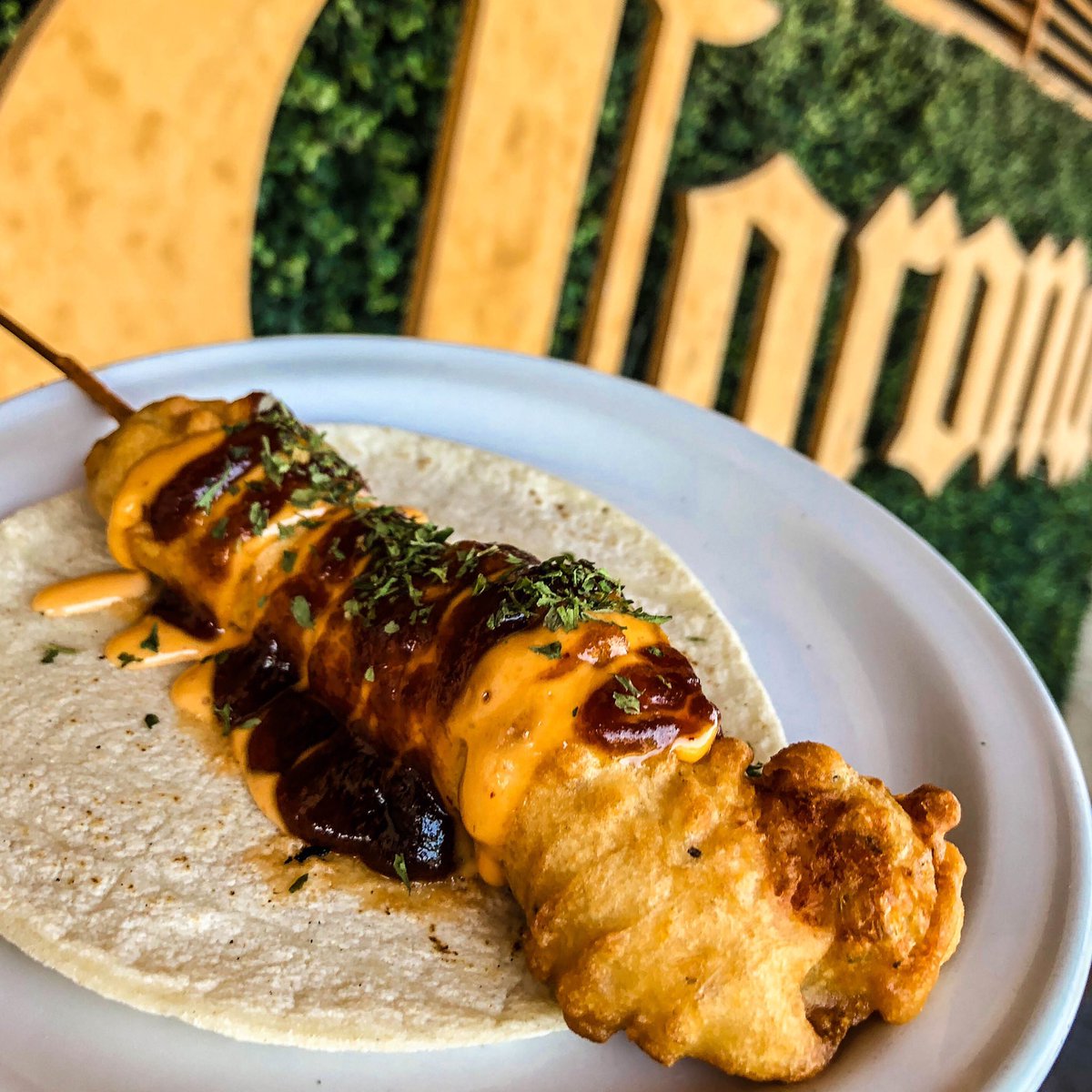 ElReynaMariscos's tweet photo. El favorito de la casa, nuestro delicioso Taco de Camarón 🍤🥰 #MeEncantaElReyna #YaSeArmó https://t.co/uteagetair