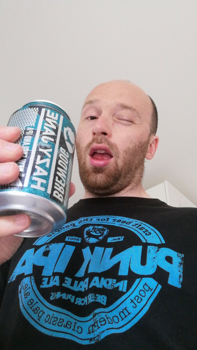 tommyghart's tweet photo. What better beer to celebrate the birth of my son. #hazyjane @BrewDog #efpambassador #themuttsnuts https://t.co/D07ndZ863H