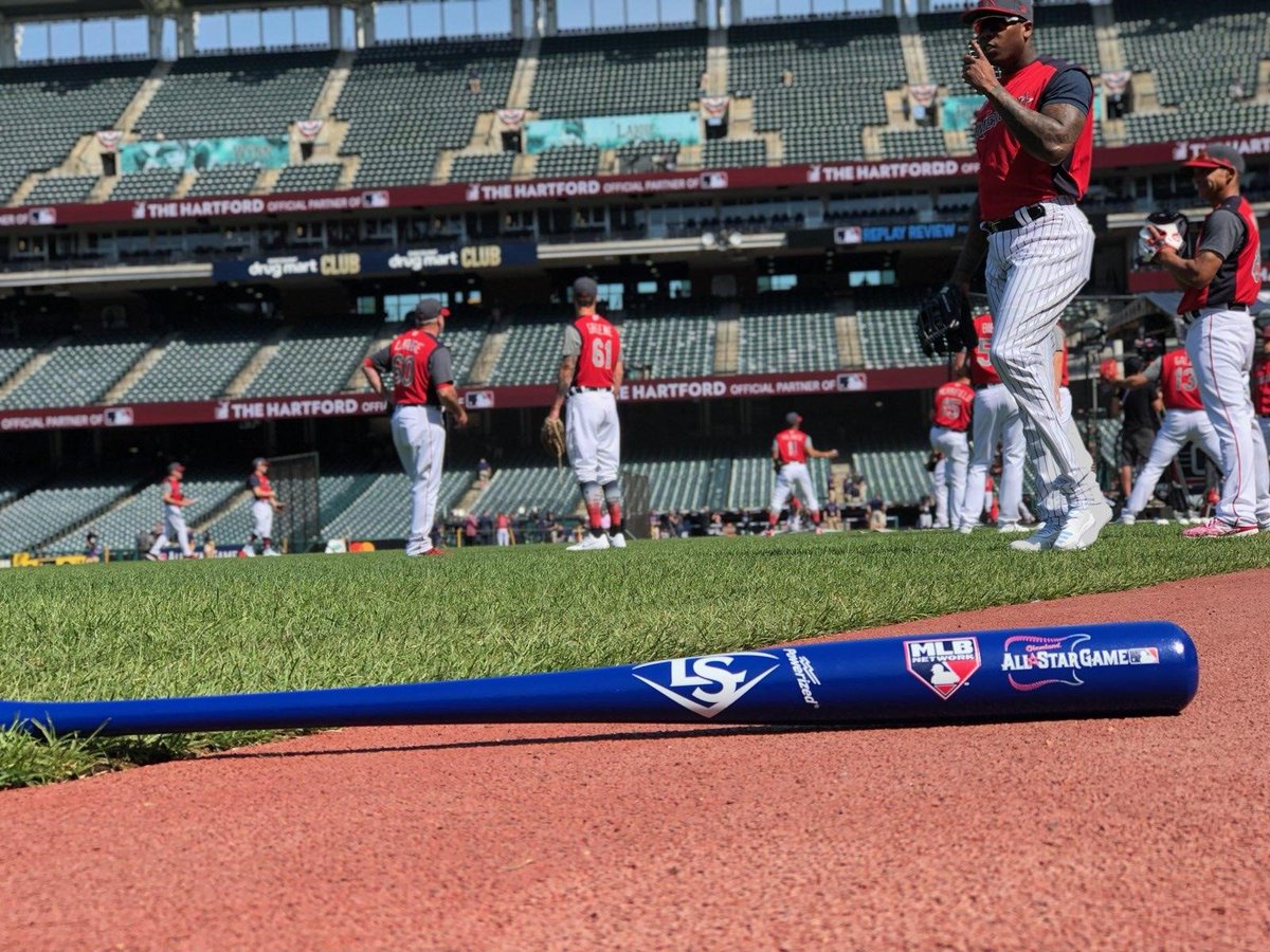 The 2019 #AllStarGame gets underway in just a few moments! 

RETWEET for a chance at this <a href="/sluggernation/">Louisville Slugger</a> #AllStarGame bat! Rules in bio.