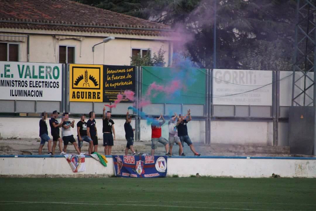 BJ_1923's tweet photo. Mucho ánimo y apoyo a toda la ciudad de Tafalla y a la @PenaSportFC, un club amigo, en estos duros momentos tras los fatales hechos del Lunes. Estamos seguros que os levantaréis más fuertes. https://t.co/RkRq7h0iqJ