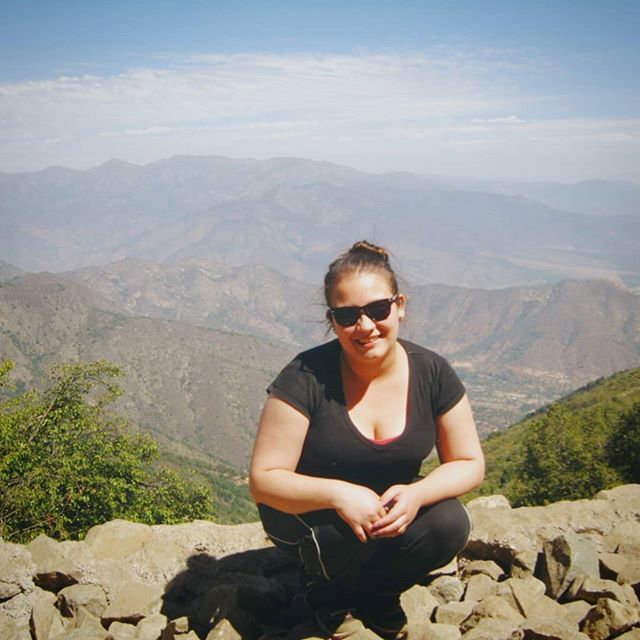 AChileTB's tweet photo. Hola a todos: 😊
🧡Una de las primeras cosas que me dijeron cuando entré a estudiar mi carrera fue que aprendieramos a OBSERVAR.. Y lo más importante fue que aprendí a sentirme en constante "Modo Turista" cuando me di cuenta que esas cosas son las que … https://t.co/sGWvnItAMV https://t.co/Cn4V5fcOuz