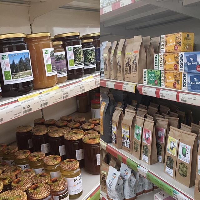 LFourmiliere's tweet photo. Le petit déjeuner à la 🐜Fourmiliere🐜, ce sont des produits bio et/ou solidaires...du miel au thé !
#sainté #economiesocialeetsolidaire #foodcoop #cooperative #locavore #consommerlocal
https://t.co/YUKdmAMtNT https://t.co/tNNyhVYPuJ