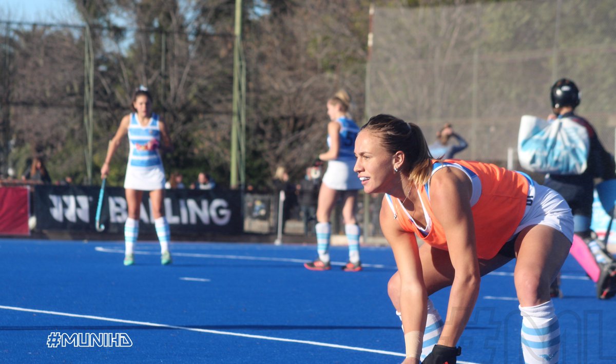 HockeyMUNIHD's tweet photo. #THMD2019 #02R02F #PREVIA 
#CiudadA   Vs #Sanfernando  en #CCBAHockey By #MuniHD  @julietajankunas https://t.co/Sp3sJdONrM
