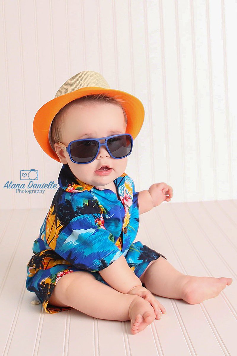ADPhotography18's tweet photo. It’s always summer somewhere...🕶🏖🌊⠀

#AlanaDaniellePhotography #BabyBoyPhotography #BabyBoyPhotoshoot #BabyBoyPoses #BabyPoses #SitterSessionPhotography #StudioPhotography #StudioPhotographer #HoustonPhotography #HoustonPhotographer https://t.co/xWWSobrQhn