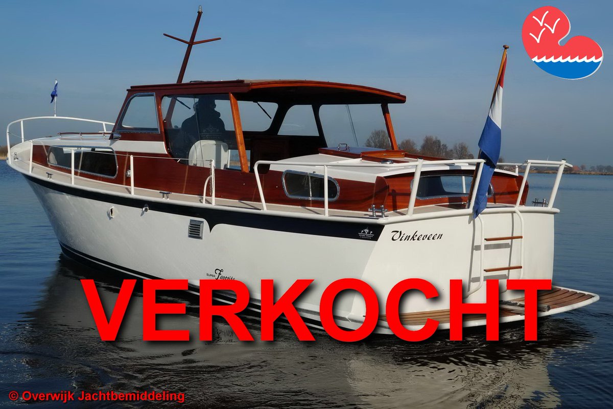 Homme_Overwijk's tweet photo. Mooie schepen worden snel verkocht. De Super Favorite 940 gaat naar klanten uit Dordrecht. Ze hebben plechtig beloofd het schip net goed te verzorgen als de oude eigenaar dat heeft gedaan. https://t.co/xgYApt5m1G