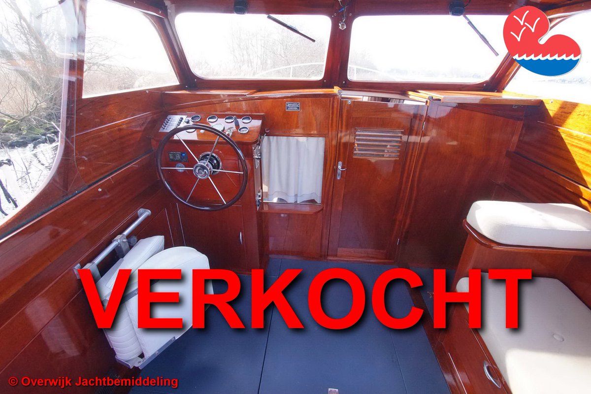 Homme_Overwijk's tweet photo. Mooie schepen worden snel verkocht. De Super Favorite 940 gaat naar klanten uit Dordrecht. Ze hebben plechtig beloofd het schip net goed te verzorgen als de oude eigenaar dat heeft gedaan. https://t.co/xgYApt5m1G