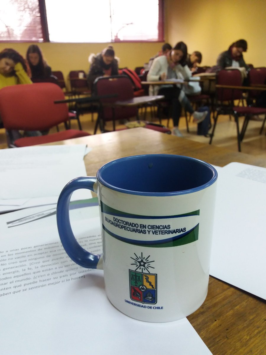 G_Simonetti's tweet photo. Un nuevo año dando clases en el Doctorado de Ciencias Agropecuarias y Veterinarias. ¿La novedad? Cambiaron los vasos desechables por tazas reutilizables para el café. 👏👏👏👏
#ChaoPlasticos https://t.co/KcOx3VKIcy
