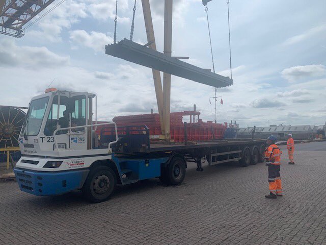 RMSHumberPorts's tweet photo. Our @Precisionhumber #skilled #stevedores in #Goole #discharging #steel #sections for #construction get in touch for all your #logistics requirements #shipping #warehousing #distribution #forwarding #OneNumberForTheHumber https://t.co/zPrt65lVy6