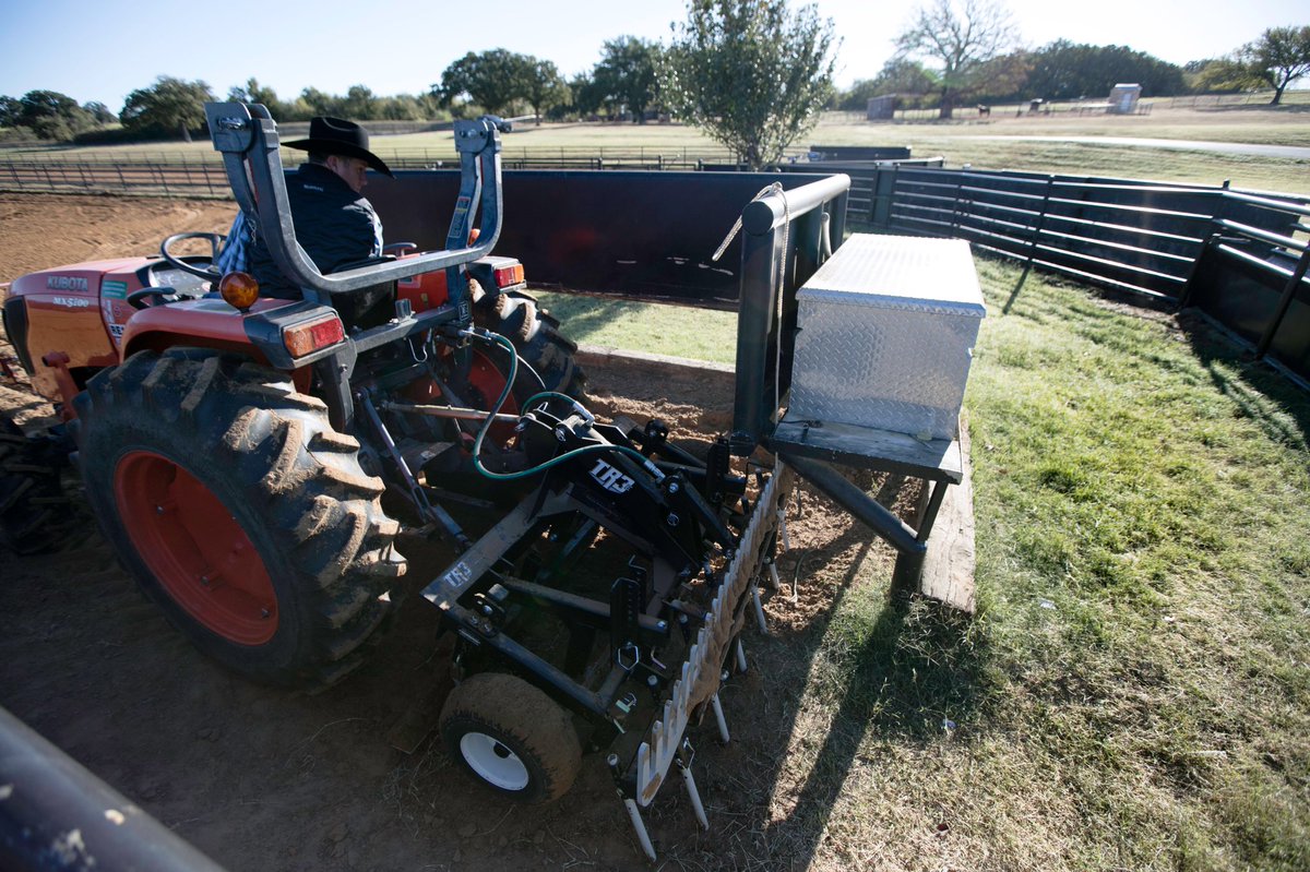 ABIEquine's tweet photo. Provide your horse a perfectly-conditioned starting box with the TR3 E-Trevor Brazile Edition so he can give his 110% every time. #TuesdayTips #arenamanagement https://t.co/cO0bsTCP6q