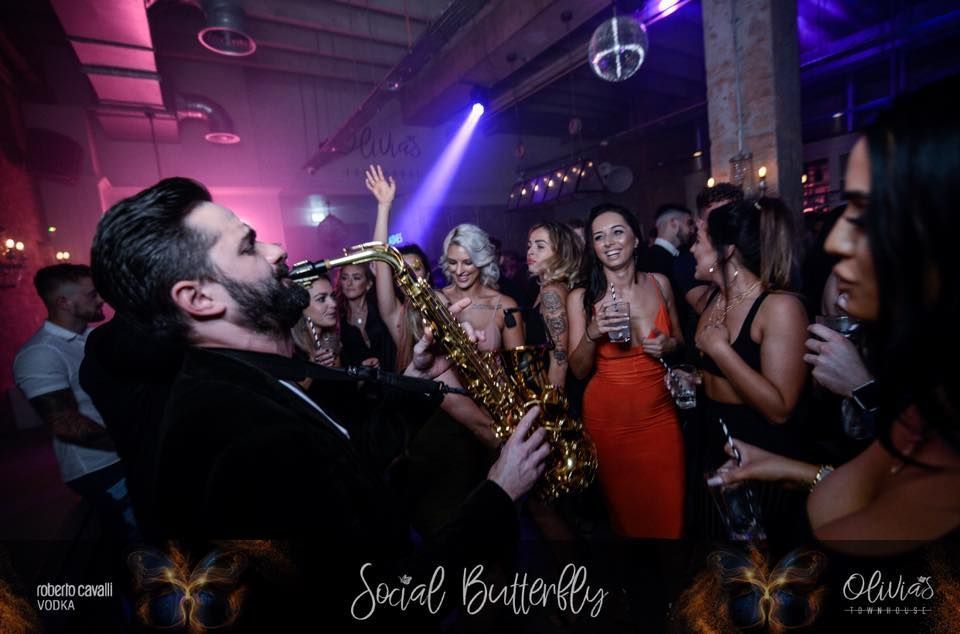 We are all having a good night! 🙌 #ViralMusicUK