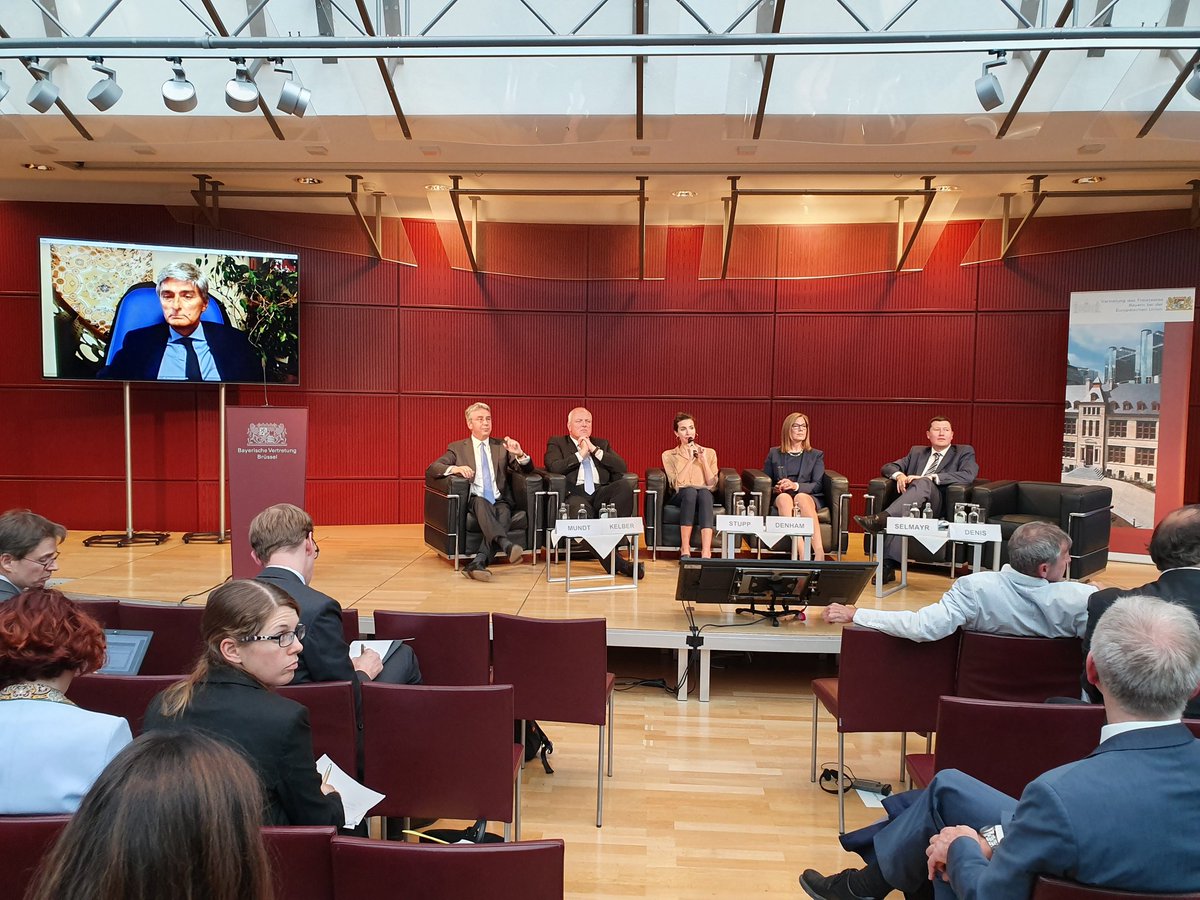 How can #dataprotection and #competition authorities work together to address the challenges posed by digital markets? Lively discussion between Andreas Mundt <a href="/Kartellamt/">Bundeskartellamt</a> , Urlich Kleber @BfDI_info, Elizabeth Denham <a href="/ICOnews/">ICO - Information Commissioner's Office</a>, <a href="/MartinSelmayr/">Martin Selmayr</a> <a href="/EU_Commission/">European Commission</a> and <a href="/Buttarelli_G/">Giovanni BUTTARELLI</a> #EDPS