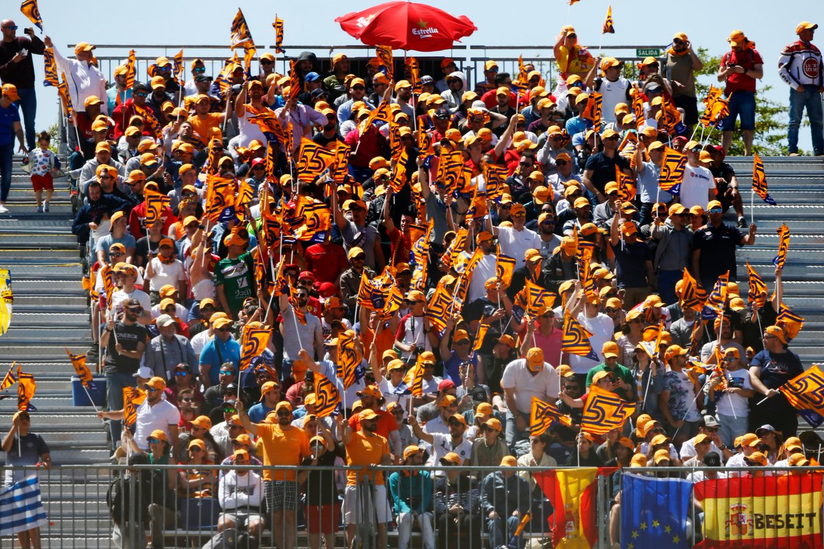 Daydreaming about being at the #BritishGP this weekend? 💭🇬🇧 It’s your lucky day as we’ve kept some tickets to the McLaren grandstand to giveaway. Just RT (and be free this weekend!) for your chance to win a pair.

T&amp;Cs ➡️ mclrn.co/BritishGPComp