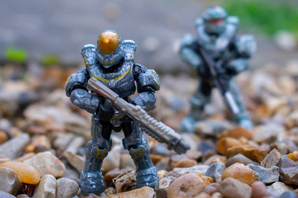 Tom_Jurassic's tweet photo. Figured I'd hop in on #BlueTeamWeek with these photographs I shot a while back.
But for real, I love how Blue Team are back in the 'main' #Halo story now. Having characters who come damn close to equalling John's abilities adds the potential for really fun dynamics. https://t.co/u87k9Es12h