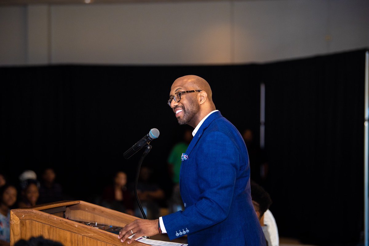 PaulQuinn1872's tweet image. Scenes from #SummerBridge 2019. #NationBuilding 2.0 #Dallas #HBCU 🐯💜