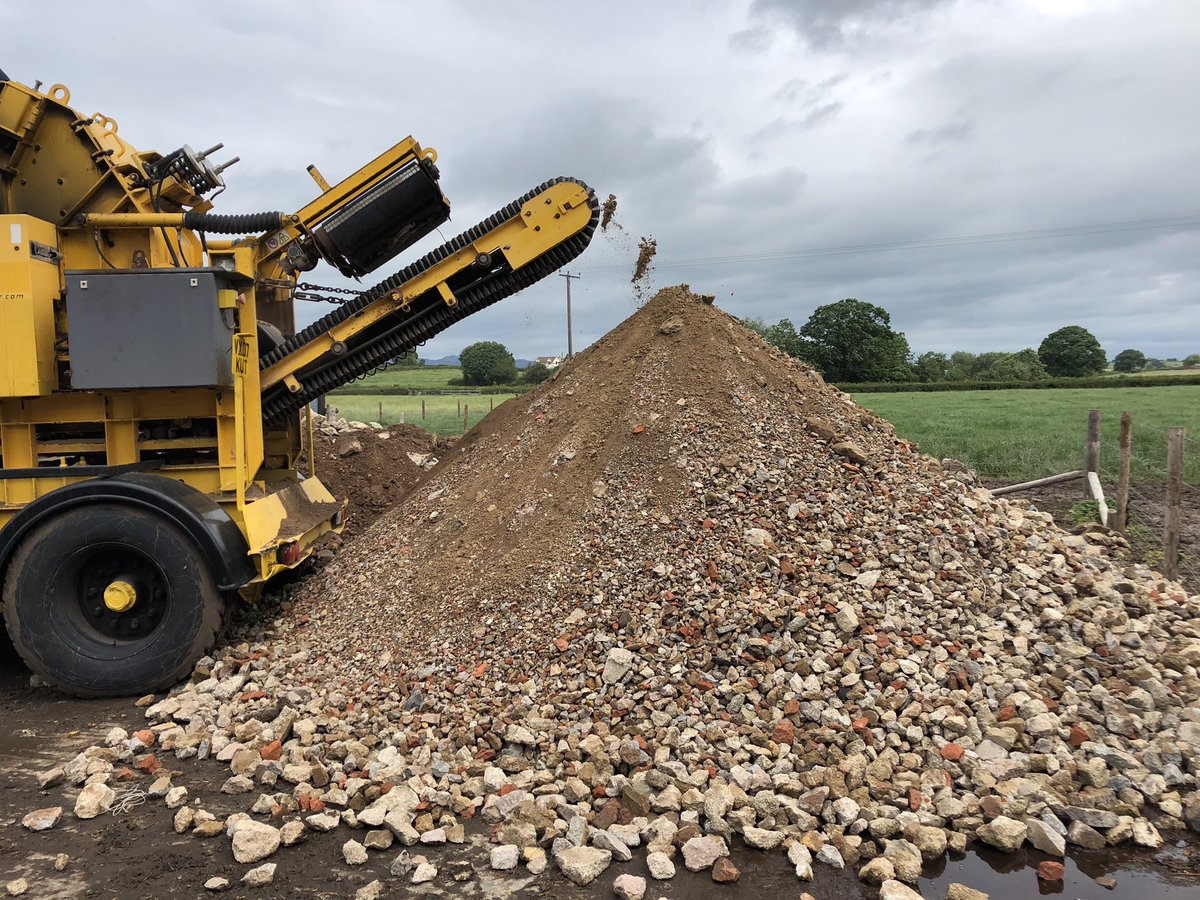 PICConstruction's tweet image. CRUSH IT! You’ve paid for it once, DO NOT throw it away #recycle #getcrushing #rubblemaster #picplanthire