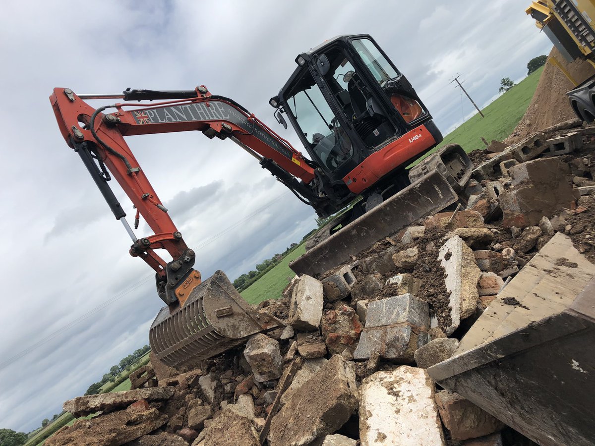 PICConstruction's tweet image. CRUSH IT! You’ve paid for it once, DO NOT throw it away #recycle #getcrushing #rubblemaster #picplanthire