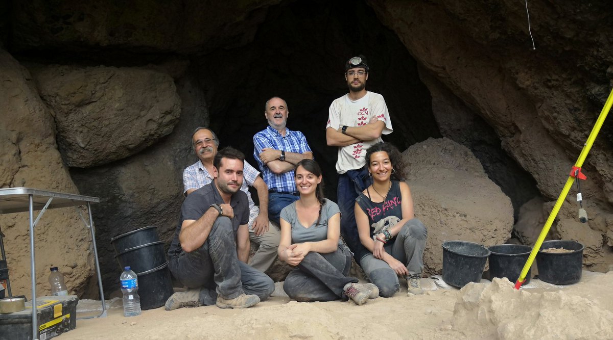 PaleoPenedes (@paleopenedes) on Twitter photo Últims dies de campanya a Cova Gran i Cova Freda de #Collbato. Avui dia de visites de <a href="/miquel_sola/">Miquel Solà</a>, <a href="/collbato/">Collbató Informa</a>, <a href="/PNMontserrat/">PN Montserrat</a>, <a href="/SERP_UB/">SERP UB</a> Últims dies de campanya a Cova Gran i Cova Freda de #Collbato. Avui dia de visites de <a href="/miquel_sola/">Miquel Solà</a>, <a href="/collbato/">Collbató Informa</a>, <a href="/PNMontserrat/">PN Montserrat</a>, <a href="/SERP_UB/">SERP UB</a>