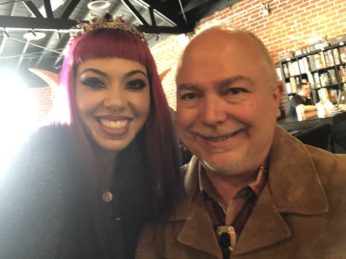 Satine Phoenix tweet media