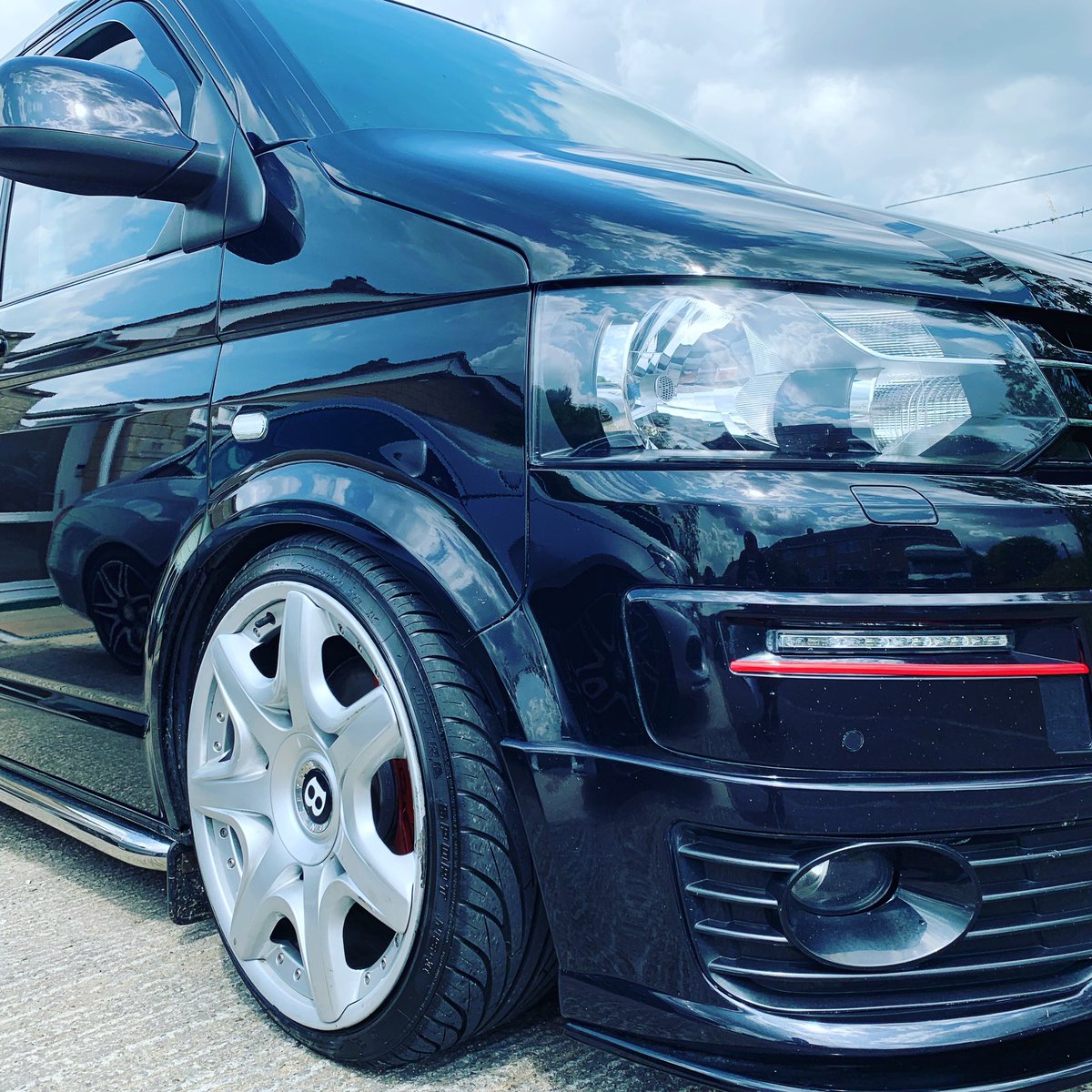 RossWalford's tweet photo. My @UKVolkswagen T5.1 is coming on nicely lowered with coilovers on the @BentleyMotors Muliner split rim alloys
#bentleyalloys #bentley #vwt5 #vwt51 #t54motion #vw4motion #t5lwb #vwbus #vw #volkswagen #vwt #vwlove #campervan #vwcamper #kombi #vwlife #vwkombi #vwvan #vwtransporter https://t.co/PYCSKY8I7v