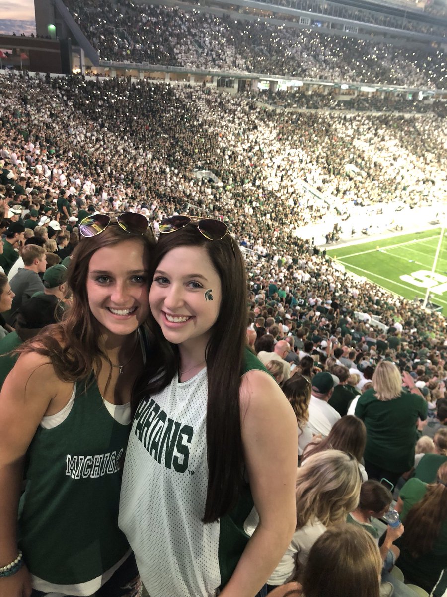 abbyjfreese13's tweet photo. Happy birthday to the sweetest girl I know!🎉❤️ I am so glad that we have become friends in this last year! I can’t wait for you to come up and visit at MSU!💚 I love you!!! Have a day as Fab as you!😊 @jennagalecki https://t.co/GzvpDadoHR