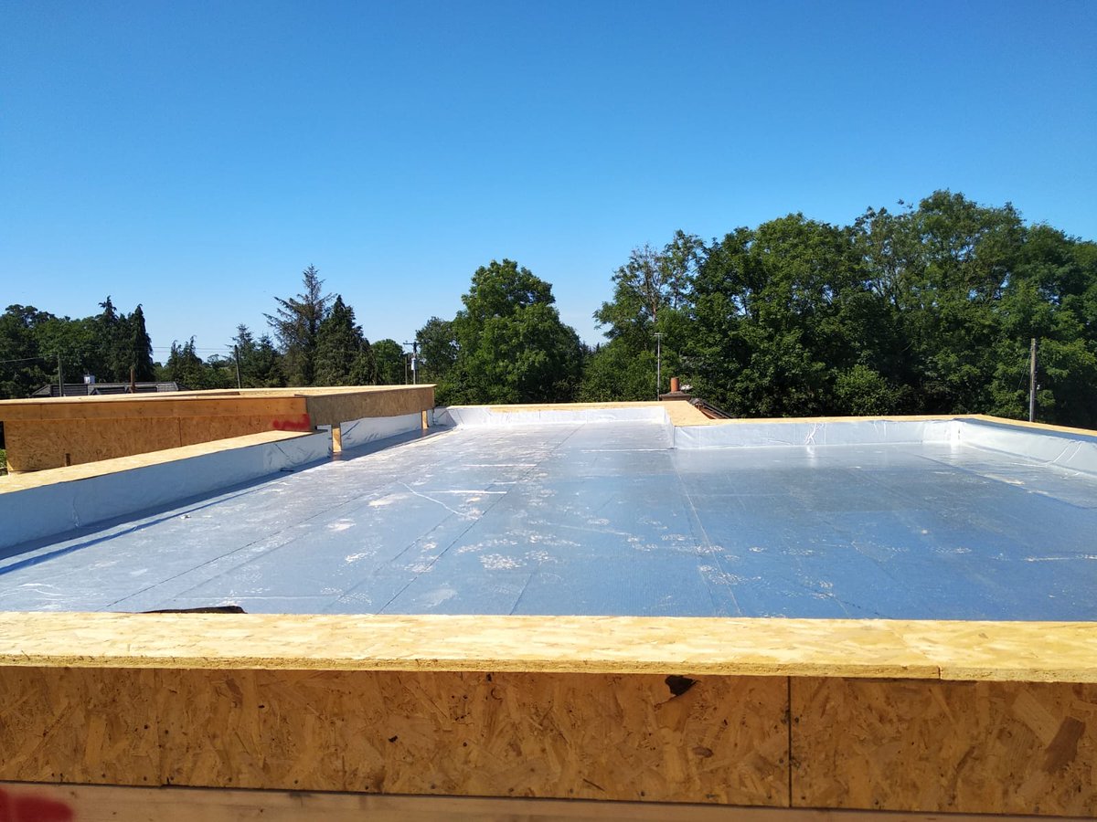 fergal5's tweet photo. #selfbuild #timberframe in Cavan#959 with skilled carpentry by #PD &amp; Team. #teamtimbertech getting ready for @Gutex_Daemmung blown in wood fibre and insulation external cladding board via @ecologicalbuild. @SikaIreland #trocal by @roofer1777 on roof substrates by @MEDITESMARTPLY https://t.co/8MWUT6JDrx