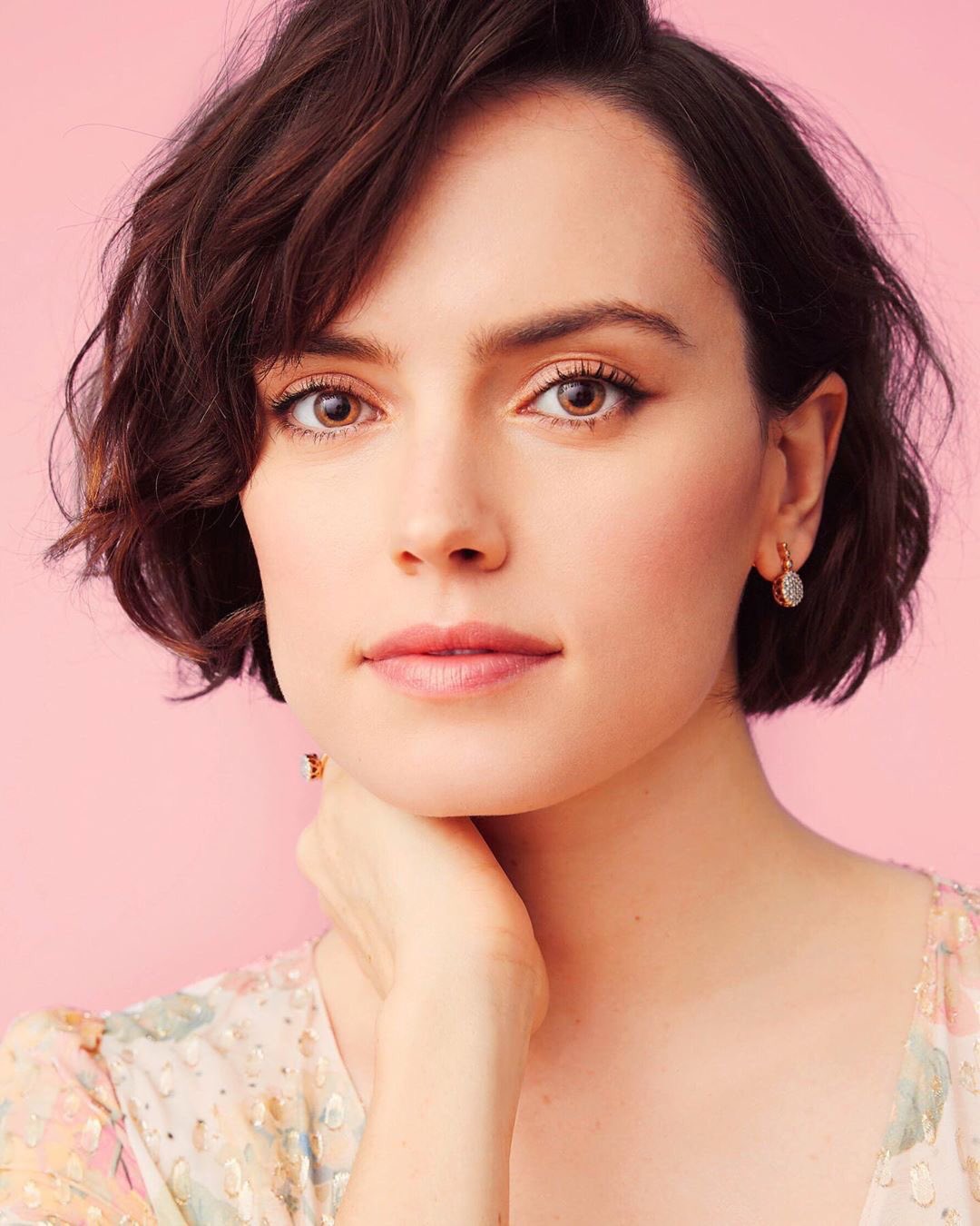 Daisy Ridley News on Twitter: "New pictures 3/4 #daisyridley https://t.co/B82voo8Tgn" / Twitter