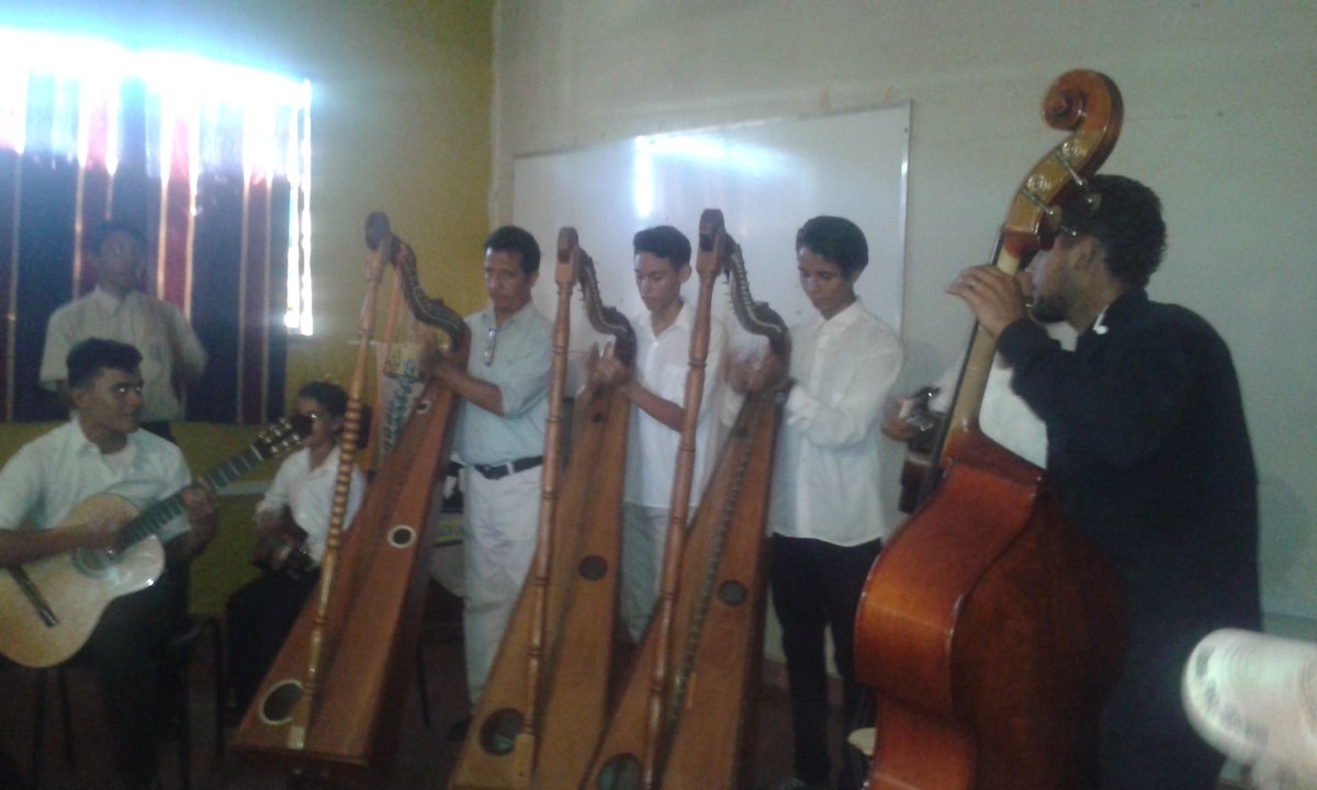 Nucleoosijaa's tweet photo. Programa Alma Llanera en la actividad con los muchachos del liceo Miguel Gonzalez Contreras @elsistema @LlaneraVES @SistemaGuarico @SiBCIGuaricoacc https://t.co/hiN1ssrdqz