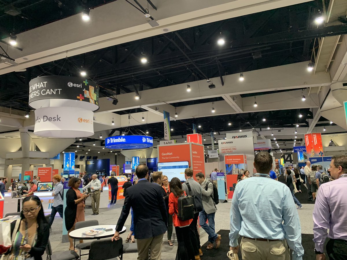 jet_lifers's tweet image. Having a great time at #nerd central at the #EsriUC2019 conference learning about #ArcGISApps and all of the new innovative softwares being used to advance #GIS #Esri
