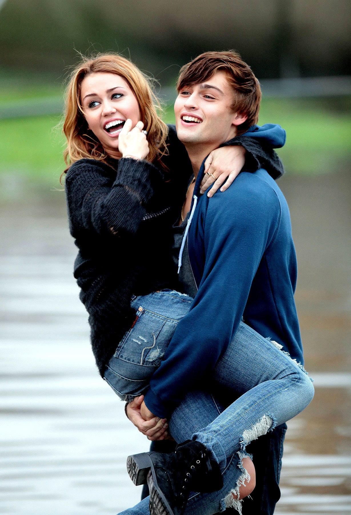 Happy birthday to Douglas Booth (Ps: He was watching Miley s concert on Glastonbury 2019)  