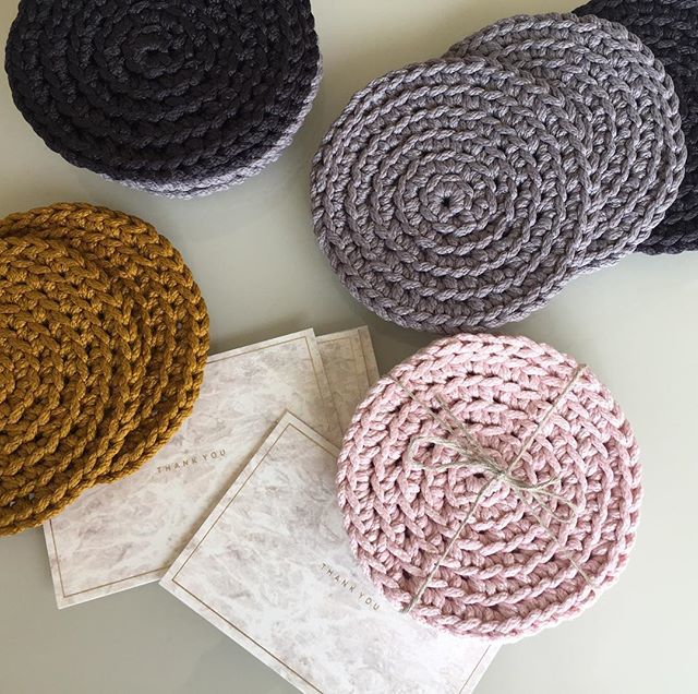ArtimaDecor's tweet photo. I made these #coasters as #gifts for my customers. Thank you all! 🍀🌸🌺🌿 https://t.co/nIIMtpDQqa https://t.co/VbZESyurB8