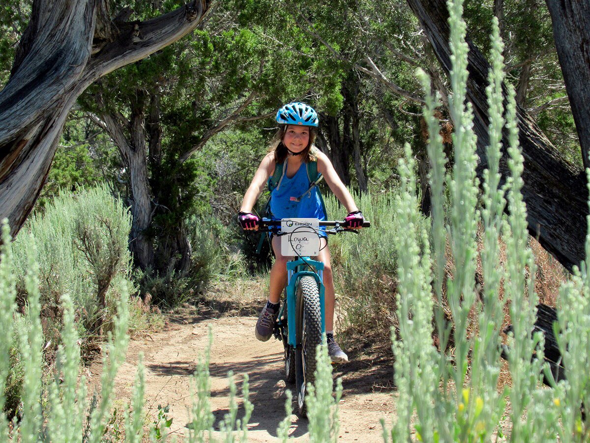 JeffKerkove's tweet photo. The July session of #VVASAkids is underway and the kids are continuing right where they left off. Look at that form; elbows out, eyes on the prize, etc! Smiles and stoke all around! π€π»ππ€©
.
.
.
.
#morekidsonbikes #vvasakids #eagleoutside #guforit https://t.co/SfTKOaaGsE