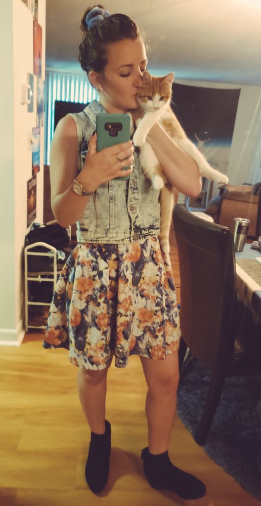 Dance1144's tweet photo. #catmom 😻💙 https://t.co/6CORAVEAVc