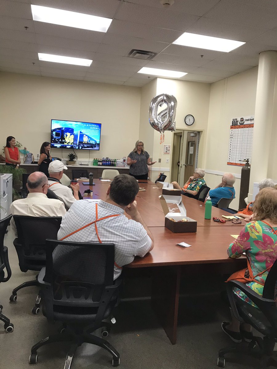 HDI_Katelyn's tweet photo. Specialty Tuesday at store 2812! Our Minnesota Cambria Rep teaching associates all about Cambria countertops! #NDHDI @AbbyBurckhardt @marienessTHD @BurgEric22 @Dorfie96 https://t.co/4IcSVENxba