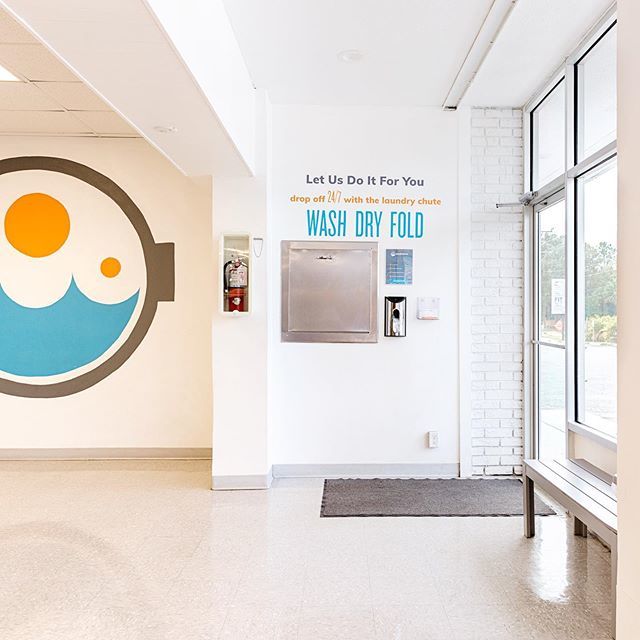 washlava's tweet photo. Not only is @washlava a bright &amp; clean place to hang out (yes we like to hang out here) — but we can also make your day brighter too, if you need to be on the run...🏃🏻‍♂️🏃🏼‍♀️ Our Wash Dry Fold services allow you to take laundry off your plate so you can… https://t.co/uD4B5WLPkp https://t.co/vnFFTE8nSN